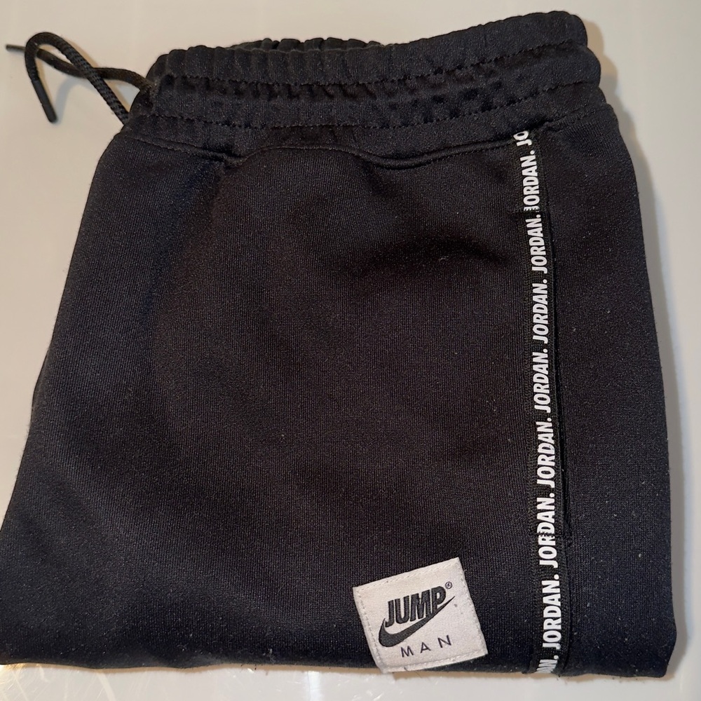 Jordan Kids LARGE Black Joggers with Nike Jordan Jumpman Logo Detail - Picture 3 of 5